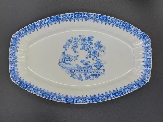 Schöne alte ovale Schale aus Porzellan, Motiv"China blau" Bavaria mit Goldrand.