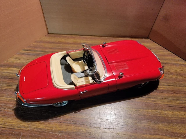 Roue De Modèle Réduit Jaguar Type E 1961 - Burago 1:18 - Pièce Détachée D'origine Occasion