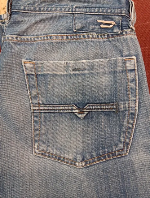 DIESEL Jeans mens KURATT Relaxed comfort straight leg 33 x 30 Medium Blue Denim