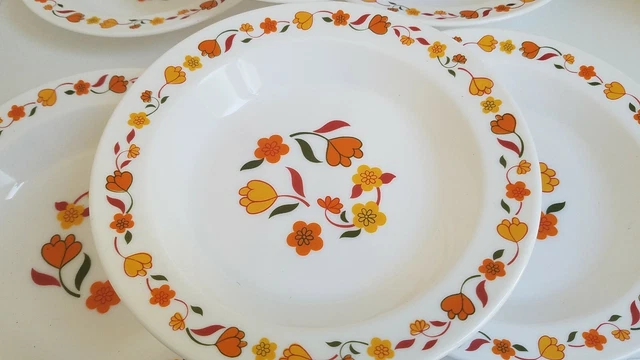 Lot De 7 Assiettes Creuses Arcopal Vintage Années 70 - Motif Fleurs Orange - Diam. 21.5 Cm