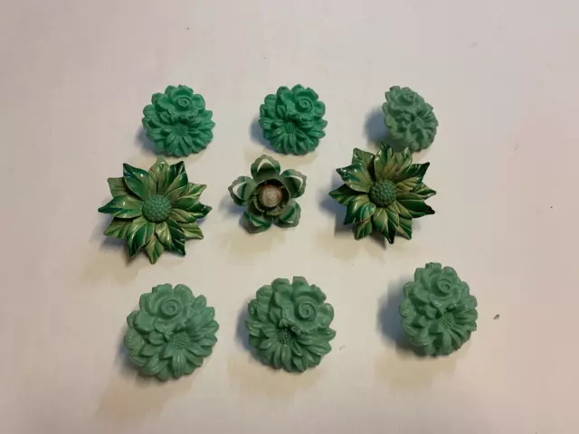 Lot Vintage Drapery Curtain Tie Back Metal & Plastic Flower Push Pin Green