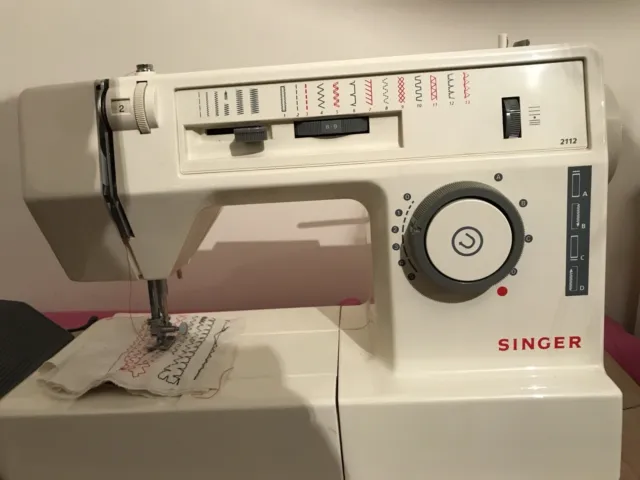 Working Singer Merritt Model 2112 Sewing Machine W/ Foot Pedal & Travel Bag Case