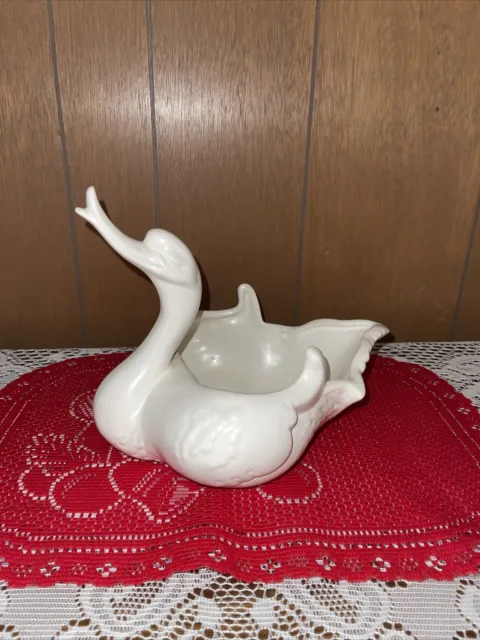 Vintage Beautiful Hull Swan Art Pottery Planter Off White Matte Large