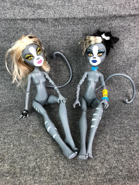 2011 Monster High Dolls Meowlody & Purrsephone Werecat Twins Zombie Shake Ghouls