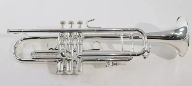 Bach Modèle 180S37 Stradivarius Professionnel BB Trumpet Sn 767795 Ouvert Boîte 2