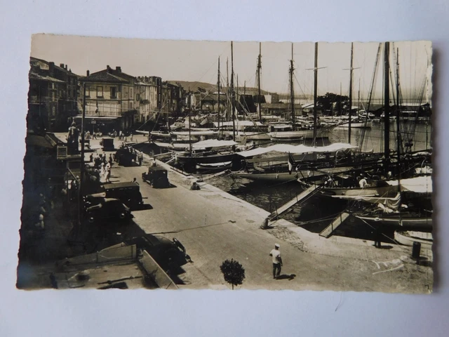 83 VAR CARTE POSTALE  SAINT-TROPEZ N°146 port + quai suffren