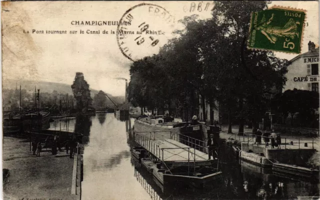 CPA CHAMPIGNEULLES - Le Pont tournant sur le Canal de la Marne au Rhin (483551)