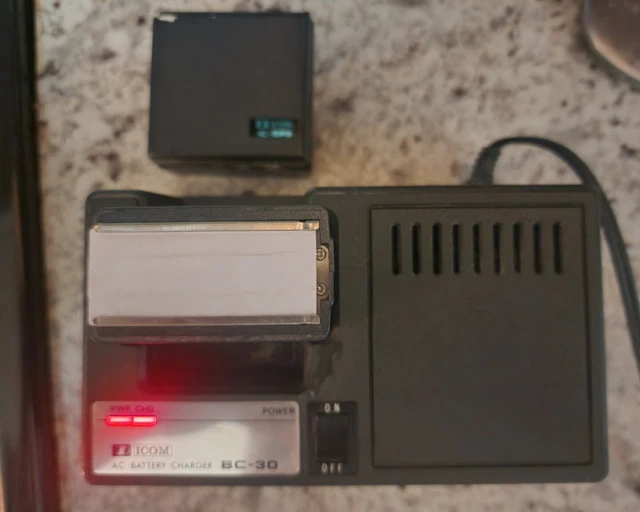 Icom Model BC-30 AC Battery Charger