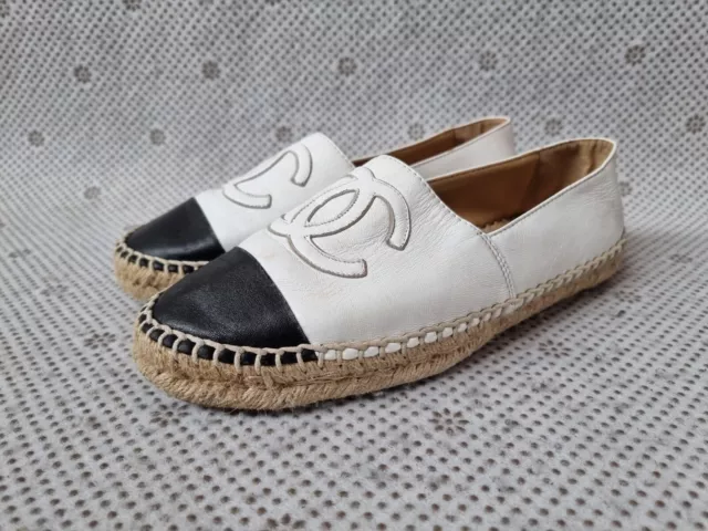 Chanel Biarritz CC Embroidered Espadrilles Beige Quilted Canvas Size 3 –  Celebrity Owned