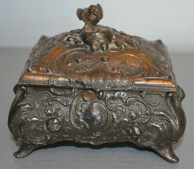 Coffre à bijoux bronze style Renaissance décor de fleurs de lys époque XIXème 