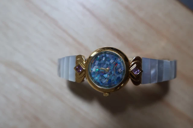 Mother of pearl stretch band watch