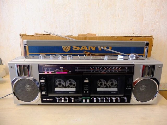 BOOMBOX GHETTOBLASTER Sanyo M 9930LU / worldwide shipping