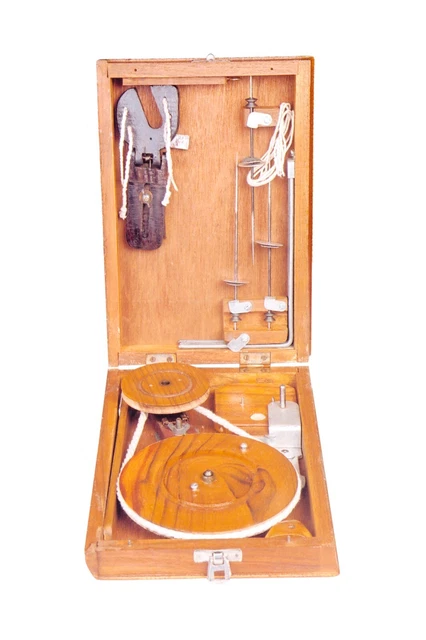 Libro Charkha ruedas giratorias tradicionales hechas a mano en la India.
