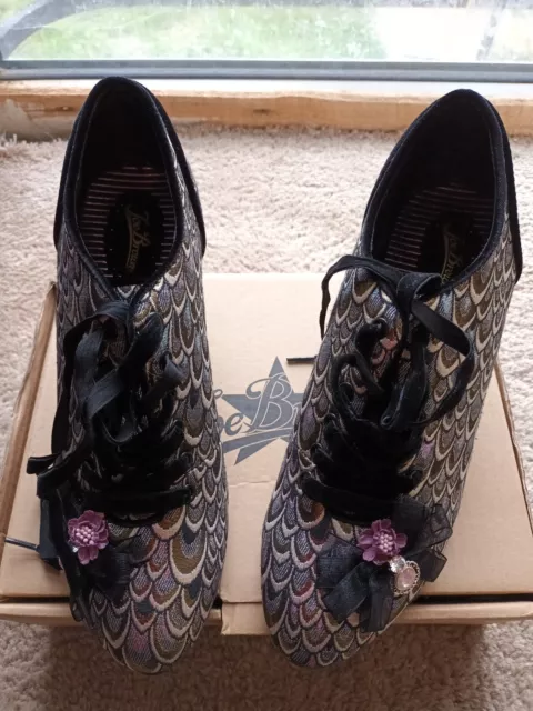 STUNNING JOE BROWNS Couture Georgianna Peacock Shoes Rare Size 6