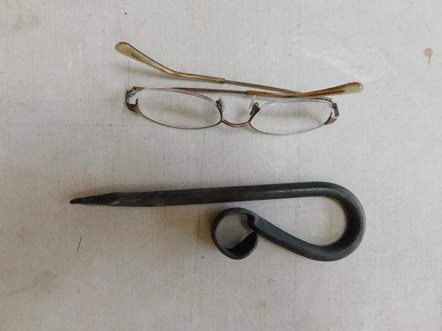 Black Wrought Iron 7 1/2" Drive in Nail Spike Wall Hook Rustic loop Antique 3.4