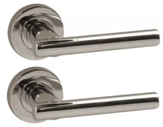 Internal Door Handle Lever Handles on Round Rose Polished Chrome Bearing Hinges