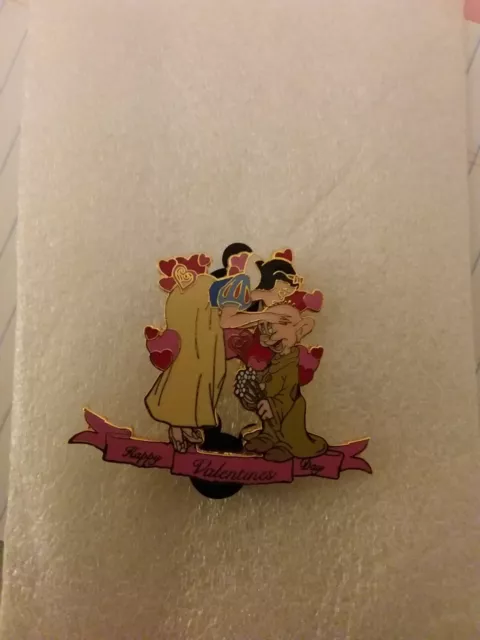 Disney auctions valentines pin snow white kisses dopey le 1000 RARE