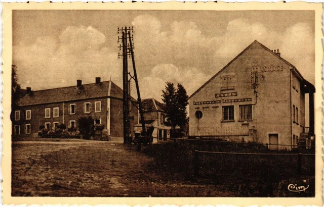 CPA St.Maurice de Pionsat La Poste et le Foirail FRANCE (1289079)