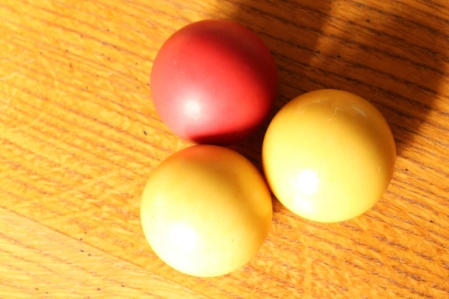 Boule De Billard Vintage En Bakélite Ambre – Ancienne Et Rare