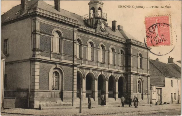 CPA Sissonne L'Hotel de Ville FRANCE (1052043)