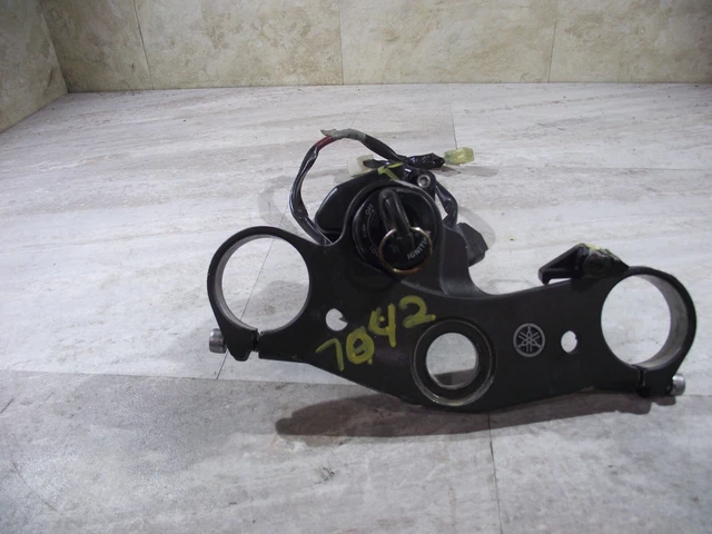 2012 Yamaha Yfz R6, Ignition With Key Upper Three Tree Is Damaged (Ops7042)