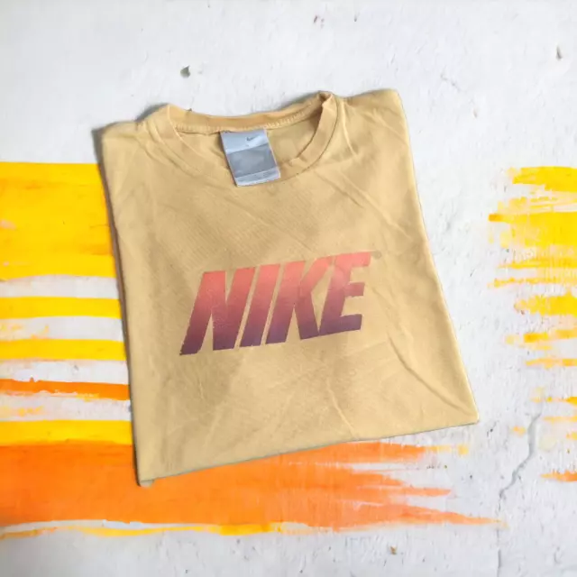 Nike vintage tshirt spellout fatta in Ungheria taglia M