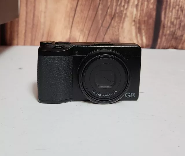 Ricoh GR III X 24.2 MP Digital Camera - Black +Lightpix labs Q20 II Flash