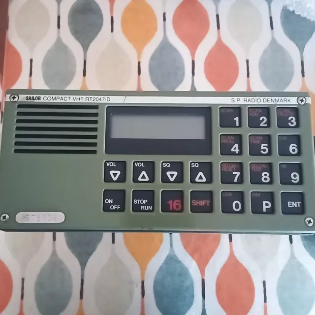 Sailor RT 2047D VHF compatto
