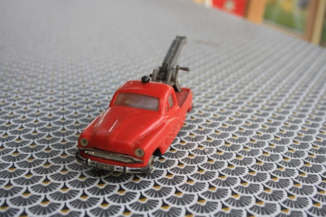 Miniature Norev 1/43 – Ford Vedette Dépanneuse France – Plastique Vintage Bleu Clair (État Correct)