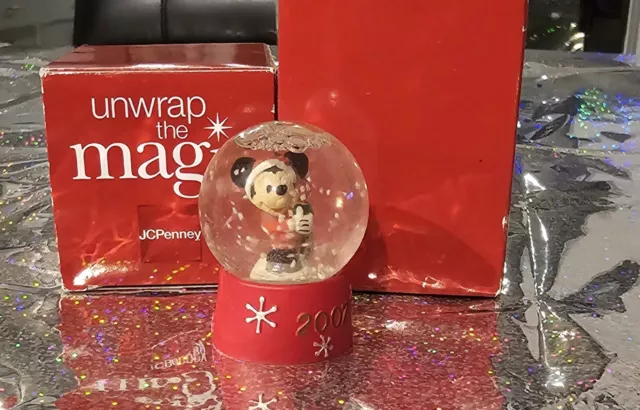 DISNEY Mickey Mouse Collectible  Snow Globe JCPenney Exclusive Christmas 2007 2