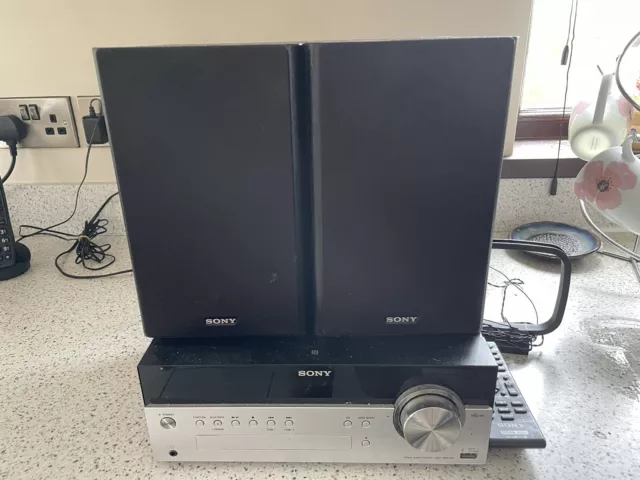 Sony CMT SBT 100b - Micro Hi-Fi System with CD DAB FM Radio Tuner