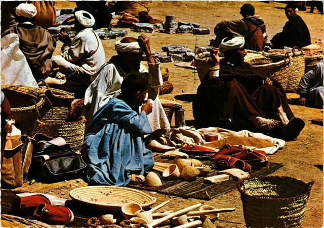 CPM AK scene du souk dans le Sud MAROC (880982)