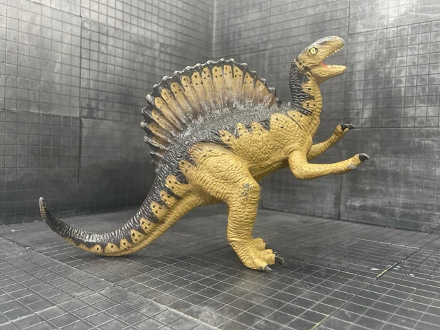 Safari Ltd Spinosaurus Dinosaur Figure - 14.5 Inch Realistic Hand-Painted Toy For Kids