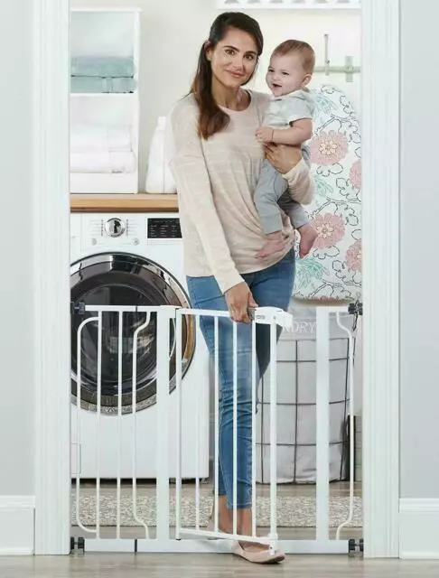 Regalo 1160 Easy Fit Baby Safety Gate - White