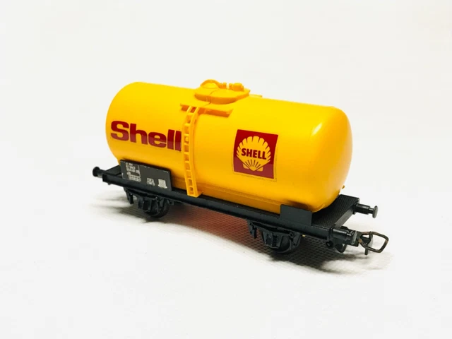 FLEISCHMANN . Wagon citerne ESSO - SNCF réf 1465. HO