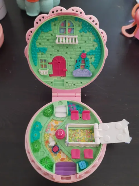 Vintage 1994 bluebird Polly Pocket Birthday Cake Party Surprise Compact! 2