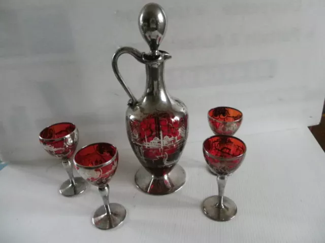 carafe et 4 verres en verre ou cristal rouge superbe décor argenté H 25 cm  TBE