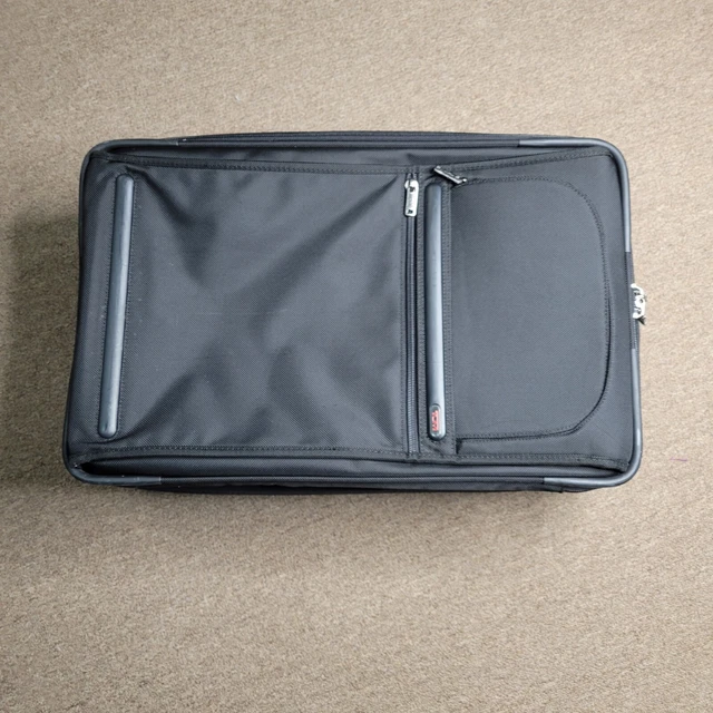Tumi Alpha 2 Medium Trip Expandable Luggage 26” Suitcase 2 Wheeled 22026D4 3