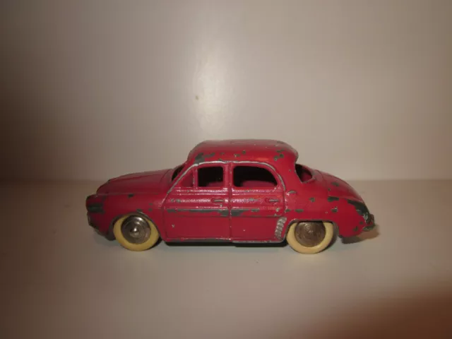 RARE RENAULT DAUPHINE Couleur FRAMBOISE DINKY TOYS FRANCE Ref 24E au 1/43