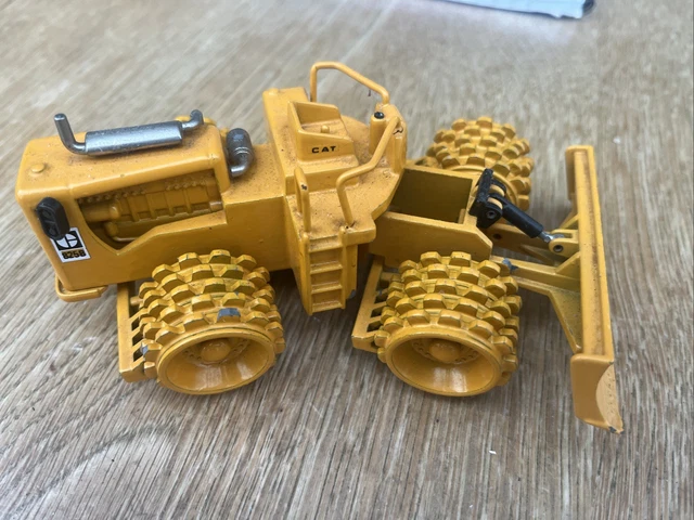 Miniature Joal 1/50 - Cat 825B Compacteur - Modèle Construction Diecast - Occasion