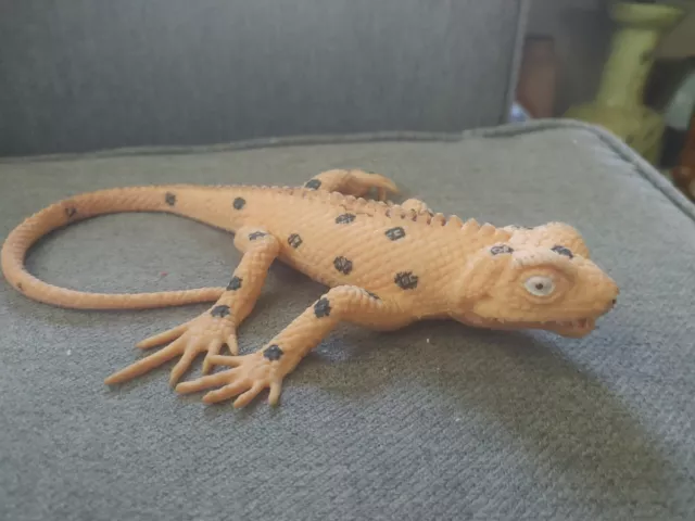 Imperial 2000 Bead Filled Orange Dotted Lizard 12"
