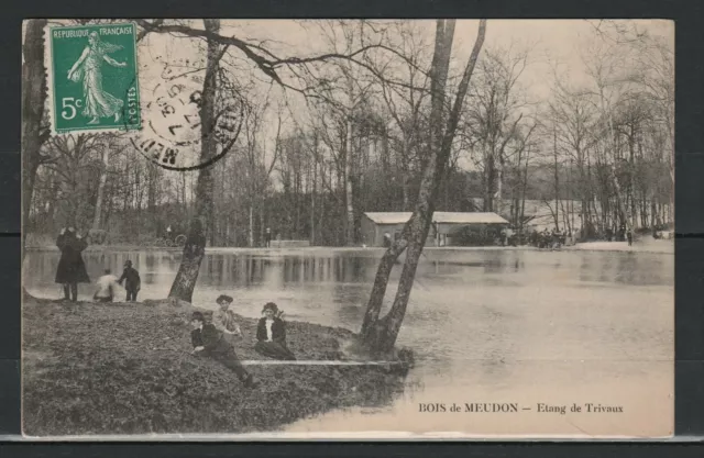 CPA 92 BOIS DE MEUDON l'étang animée Etat superbe