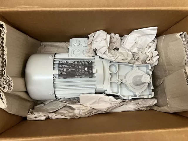 LENZE GEAR MOTOR Gear Box  GKR03-2M VBR 071C32  (3 MOT-EN60034)