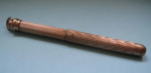 Porte-mine Ancien En Métal Argenté Guilloché - Style Chatelaine, Fin 19ème Siècle