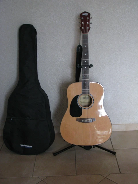 ② Guitare classique adulte 4/4 avec housse et accessoires. — Instruments à  corde, Guitares