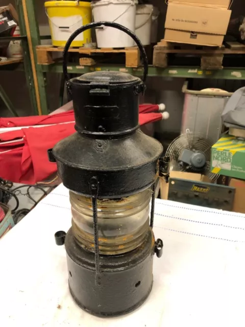 Antike Petroleum Lampe mit Brenner Eisen mit Glas und Herstellermarke