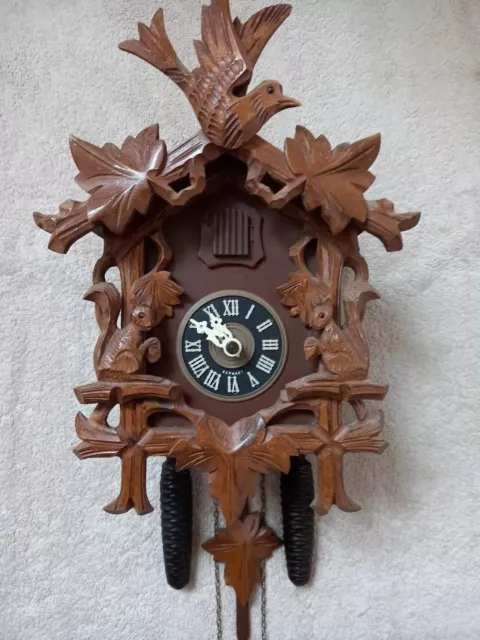 Exquisite  Black Forest  Vintage Mechanical Cuckoo   Mwith Squirrels