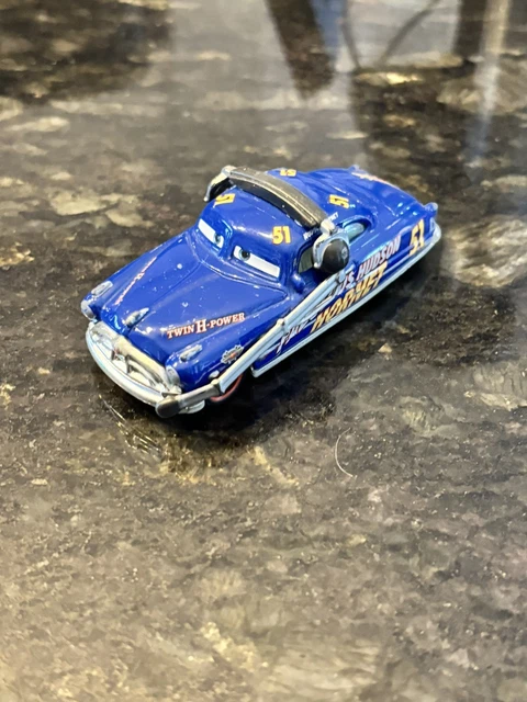 FABULOUS DOC HUDSON WITH STAND カーズ ミニカー New Disney Pixar