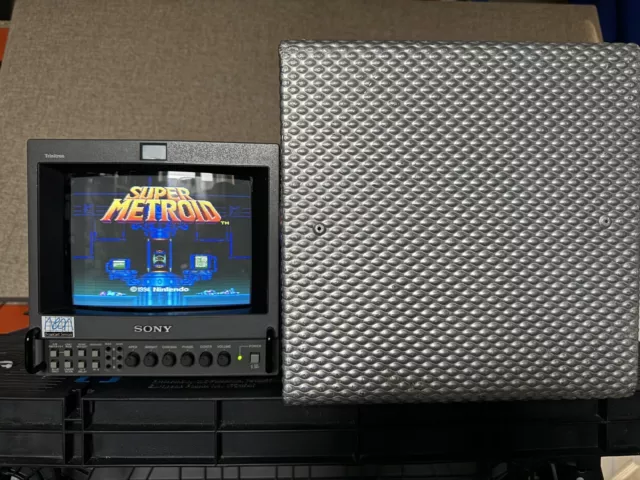 Sony Trinitron PVM 9042QM with Flight Case and Monitor Hood RGB S-Video JAPAN