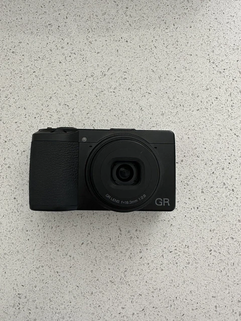Ricoh GR III Digital Compact Camera, 24mp, 28mm F 2.8 Lens with Touch Screen LCD 2